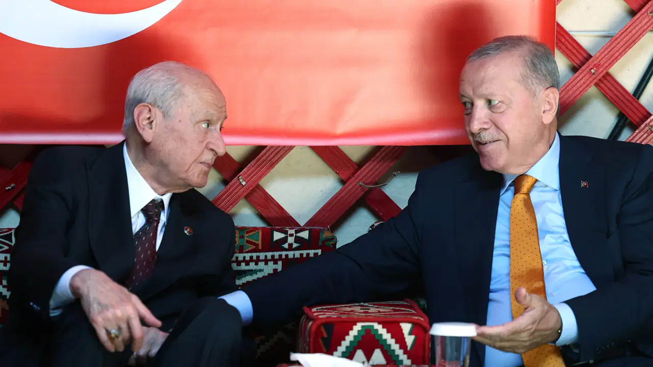 Fatih Altaylı’dan ‘kriz’ iddialarına dikkat çeken yorum: ‘Bahçeli, kendi başlattığı Terörsüz Türkiye sürecini bile Erdoğan’ın hatırı için bitirebilir’