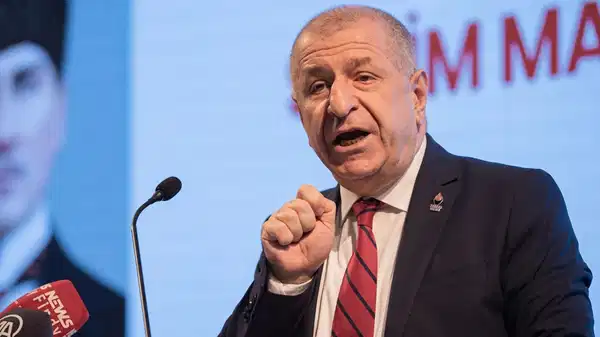 Ümit Özdağ masasındaki ‘anketi’ açıkladı: ‘Zafer Partisi, kararsız oylar dağıtıldığında 7,6 görünüyor’