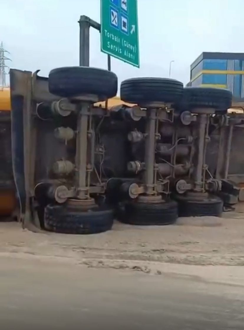 AYDIN- İZMİR OTOYOLUNDA TIR DEVRİLDİ!!