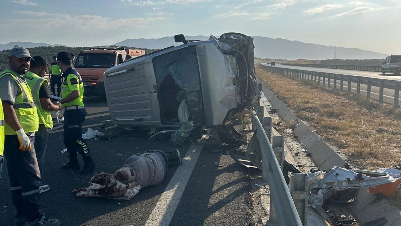 AYDIN’IN KUYUCAK İLESİNDE GERÇEKLEŞEN KAZADA 1 KİŞİ HAYATINI KAYBETTİ 2 KİŞİ YARALI OLARAK HASTANEYE KALDIRILDI!!