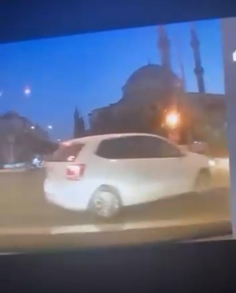 AYDIN’IN EFELER İLÇESİNDE ANİ DÖNÜŞ YAPMAK İSTEYEN SÜRÜCÜ FACİAYA SEBEBİYET VERECEKKEN SON ANDA KAZANIN ÖNÜNE GEÇİLDİ!!