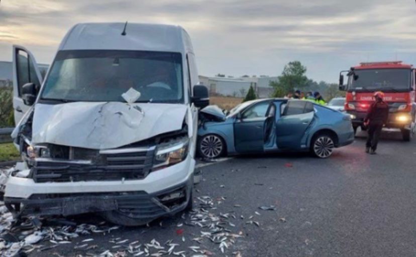 AYDIN’DA EMNİYET ŞERİDİNE ÇEKİLMİŞ ARACA OTOMOBİL ÇARPTI!!