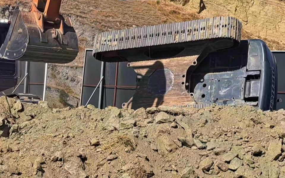 AYDIN’DA İŞ MAKİNASI DEVRİLDİ!!