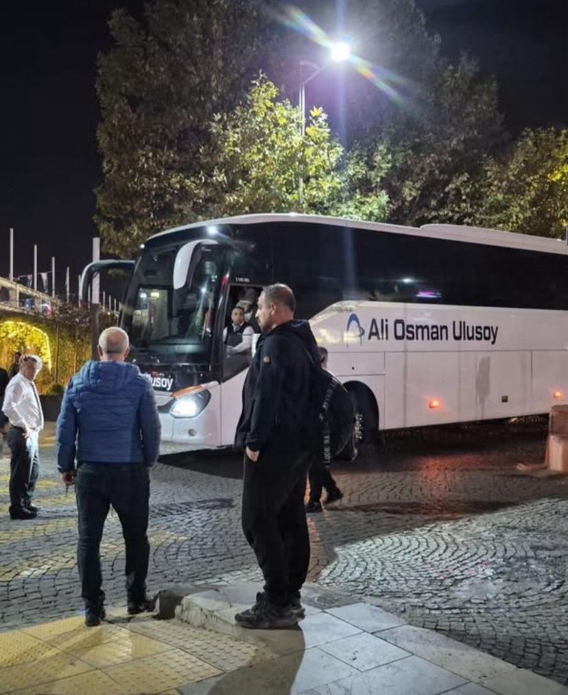 AYDIN’DA ŞEHİRLER ARASI OTOBÜS YANLIŞ GÜZARGAHA GİREREK KAZA YAPTI!!