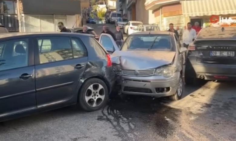 AYDIN’DA FRENİ TUTMAYAN ARAÇ PARK HALİNDEKİ 3 ARACA ÇARPTI!!