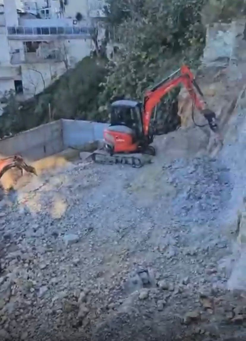 AYDIN/ KUŞADASI’NDA AYLARDIR SÜREN BELEDİYE İNŞAATINA HALKTAN TEPKİ GELDİ!!