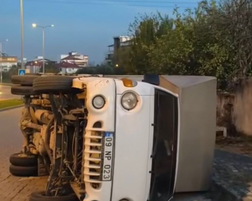 AYDIN/NAZİLLİ’DE TIR VE KAMYONET ÇARPIŞTI!!