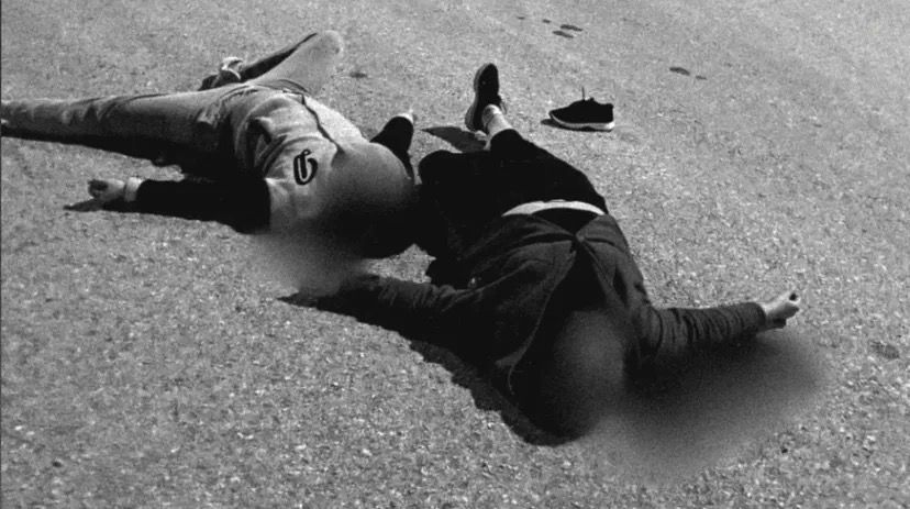 AYDIN’DA CANSIZ SOKAĞA ATILMIŞ İKİ KİŞİ GÖRENLERİ ŞOK ETTİ!!